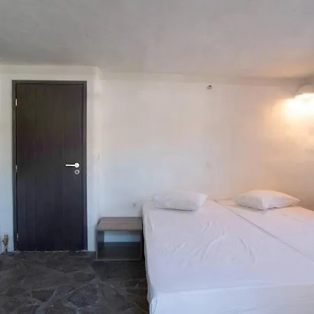 Amazing House For 7 Ppl With Private Pool In Prázdninový dům Páros